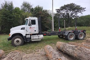 2004 Mack CV713  Truck-Log